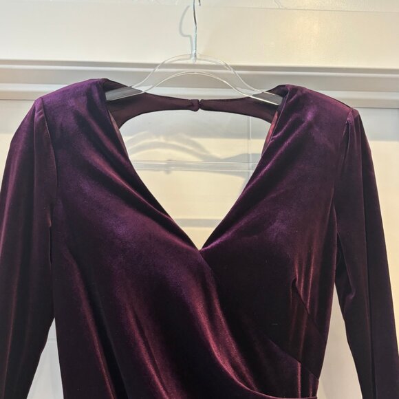 NWOT Eliza J Crushed Velvet Deep Plum Gown Sz 6 - Picture 4 of 10